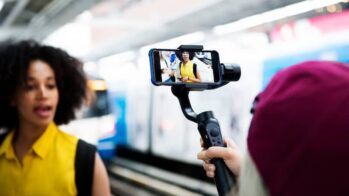 b2b influencer in airport